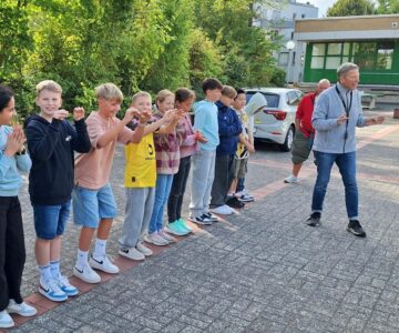 Vollbremsung auf dem Schulhof 