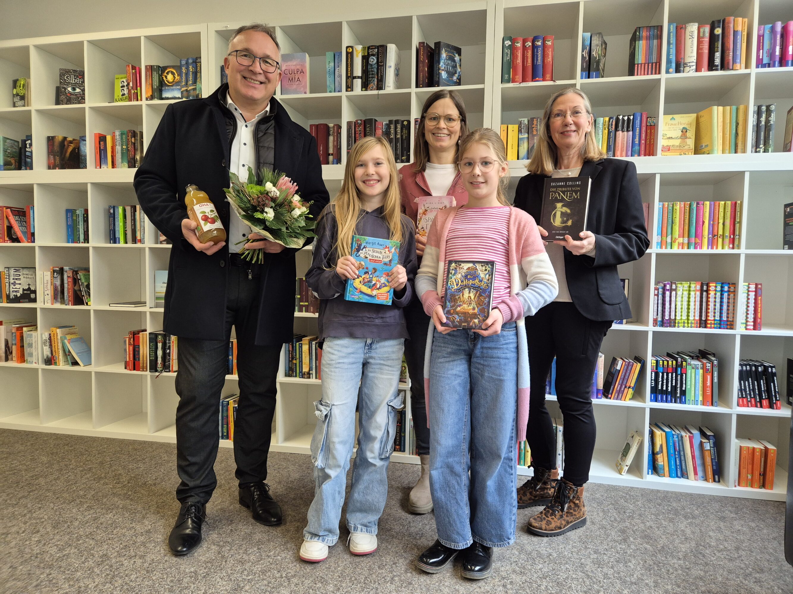 500 Euro für die Schülerbücherei des Hüffertgymnasiums