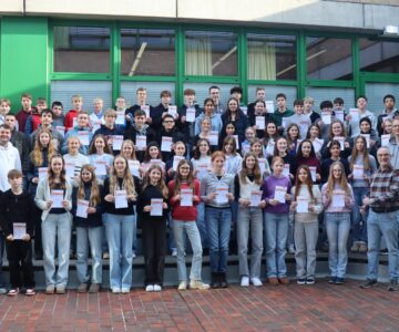 Über 100 Sportabzeichen am Hüffertgymnasium – Ein erfolgreicher Tag im Zeichen von Bewegung und Gemeinschaft